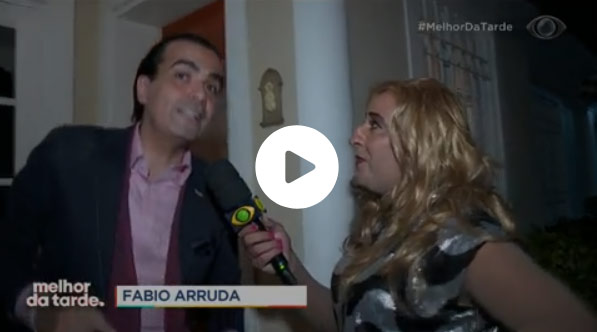 Paula Ayala invade festa de Fábio Arruda